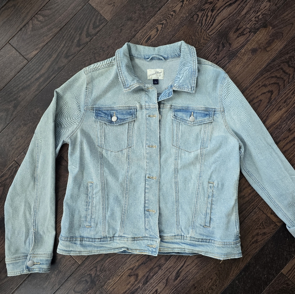 Universal Thread women's jean jacket